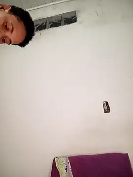 Snapshot of Su_Duarte_1 chatting on January 8, 2025, 2:25 am Su Duarte 1 online show from January 8, 2025, 2:25 am