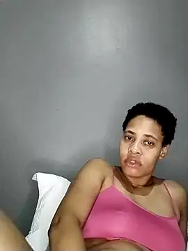 Snapshot of Su_Duarte_1 chatting on February 5, 2025, 3:55 am Su Duarte 1 online show from February 5, 2025, 3:55 am