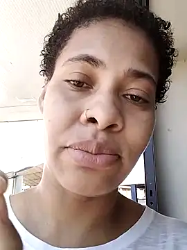 Snapshot of Su_Duarte_1 chatting on March 7, 2025, 5:38 pm Su Duarte 1 online show from March 7, 2025, 5:38 pm