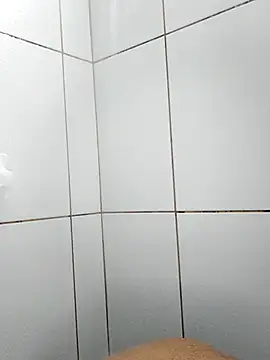 Snapshot of Su_Duarte_1 chatting on March 13, 2025, 6:12 pm Su Duarte 1 online show from March 13, 2025, 6:12 pm