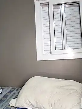 Snapshot of Su_Duarte_1 chatting on March 14, 2025, 3:37 am Su Duarte 1 online show from March 14, 2025, 3:37 am