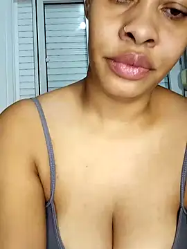 Snapshot of Su_Duarte_1 chatting on March 21, 2025, 2:18 am Su Duarte 1 online show from March 21, 2025, 2:18 am