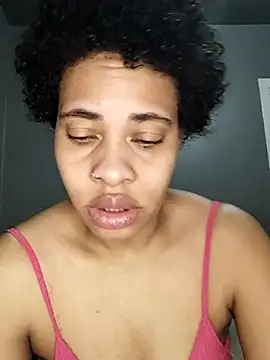 Snapshot of Su_Duarte_1 chatting on September 10, 2025, 3:06 am Su Duarte 1 online show from September 10, 2025, 3:06 am