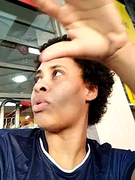 Snapshot of Su_Duarte_1 chatting on September 19, 2025, 8:20 pm Su Duarte 1 online show from September 19, 2025, 8:20 pm