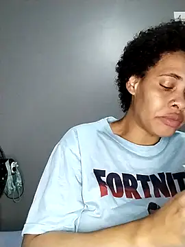 Snapshot of Su_Duarte_1 chatting on September 27, 2025, 10:04 pm Su Duarte 1 online show from September 27, 2025, 10:04 pm