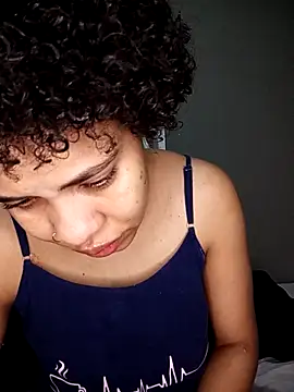 Snapshot of Su_Duarte_1 chatting on November 23, 2025, 9:25 pm Su Duarte 1 online show from November 23, 2025, 9:25 pm