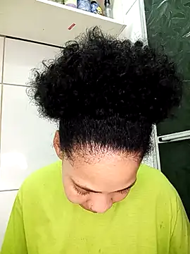 Snapshot of Su_Duarte_1 chatting on December 3, 2025, 2:41 am Su Duarte 1 online show from December 3, 2025, 2:41 am