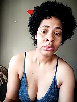 Snapshot of Su_Duarte_1 chatting on December 4, 2025, 8:06 pm Su Duarte 1 online show from December 4, 2025, 8:06 pm