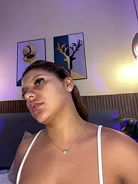NicolleeEvanss online show from June 15, 2026, 10:50 am