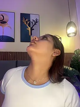 NicolleeEvanss online show from June 17, 2026, 10:39 am