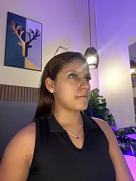 NicolleeEvanss online show from June 19, 2026, 10:30 am