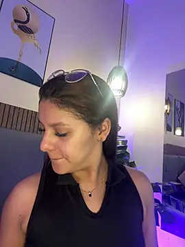 NicolleeEvanss online show from July 8, 2026, 10:53 am