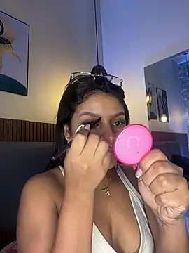 NicolleeEvanss online show from July 18, 2026, 10:08 am