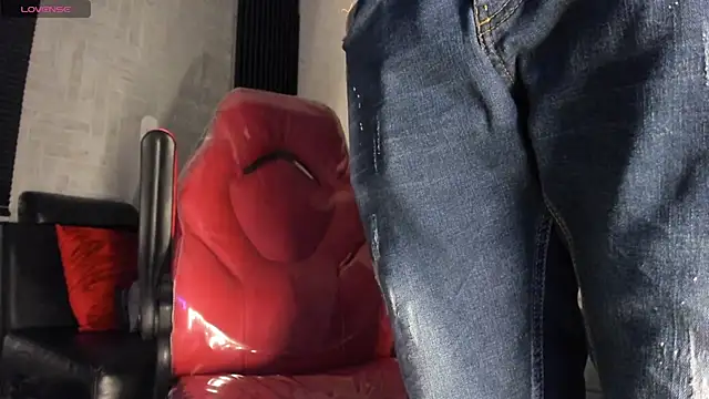 Lil Curved online show from October 19, 2025, 11:44 am