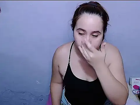 SubLayla01 online show from November 15, 2025, 5:31 pm