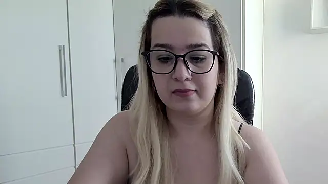 amooraaamoon online show from March 7, 2025, 2:01 pm