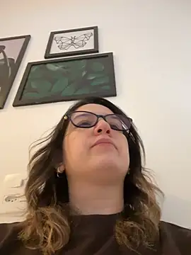 amooraaamoon online show from March 17, 2026, 1:03 pm