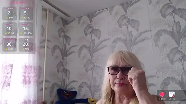 Snapshot of CamDiva113 chatting on May 26, 2026, 12:45 pm CamDiva113 online show from May 26, 2026, 12:45 pm