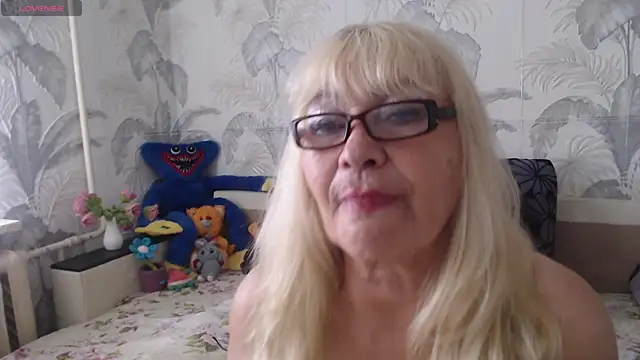 Snapshot of CamDiva113 chatting on August 2, 2026, 4:11 am CamDiva113 online show from August 2, 2026, 4:11 am