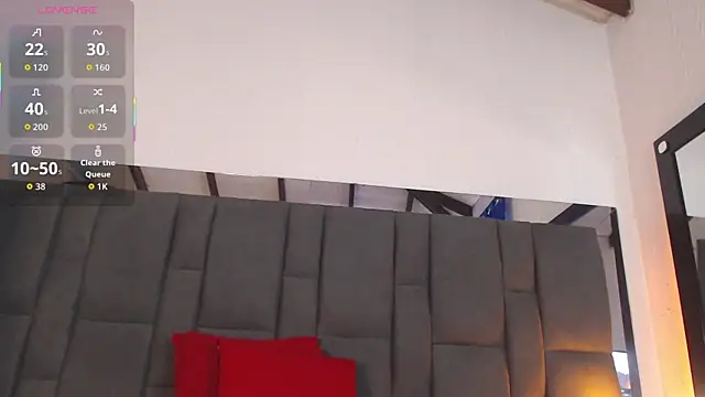 SELENA BIGBOOBS online show from October 14, 2025, 3:35 pm