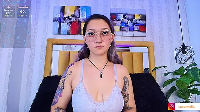 Snapshot of Laurent_elis chatting on February 9, 2026, 7:40 pm Laurent elis online show from February 9, 2026, 7:40 pm
