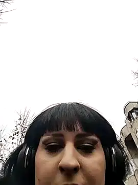 Snapshot of EmmaKrosss chatting on December 20, 2024, 1:11 pm EmmaKrosss online show from December 20, 2024, 1:11 pm