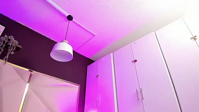 April bowie online show from November 13, 2025, 11:20 am