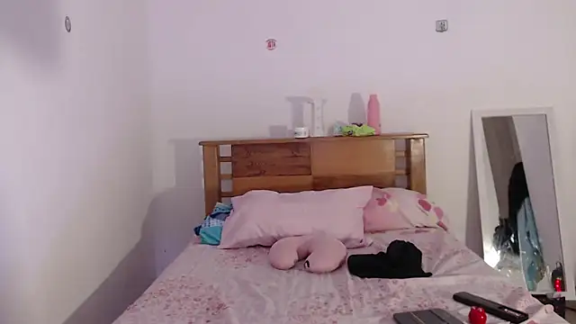  Camilla Castellar online show from March 11, 2025, 11:48 pm