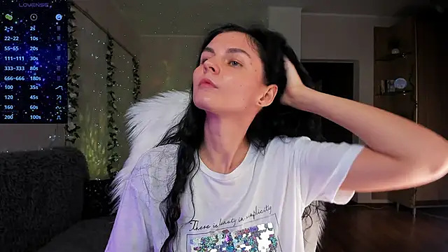 -danae- online show from December 12, 2024, 3:37 pm