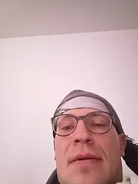 Kamien32 online show from February 22, 2026, 6:35 am