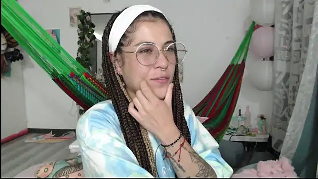 Snapshot of Hellen_dumont chatting on May 14, 2026, 2:18 am Hellen dumont online show from May 14, 2026, 2:18 am