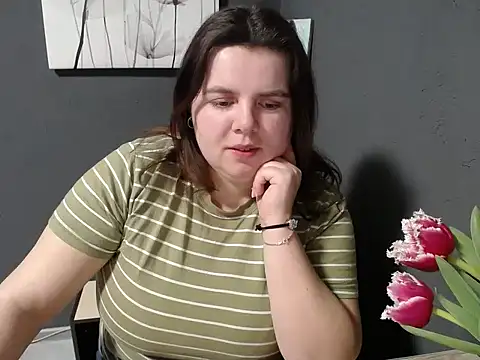 so shy online show from March 8, 2025, 9:06 am