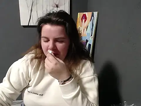 so shy online show from March 22, 2025, 10:28 am