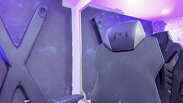 Snapshot of DarlingBDSM_ chatting on January 14, 2026, 1:17 pm DarlingBDSM online show from January 14, 2026, 1:17 pm