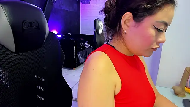 Snapshot of DarlingBDSM_ chatting on February 2, 2026, 1:32 pm DarlingBDSM online show from February 2, 2026, 1:32 pm