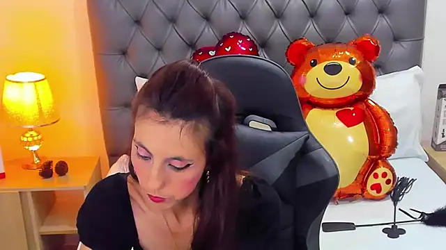 candy summer28 online show from February 20, 2025, 10:37 pm