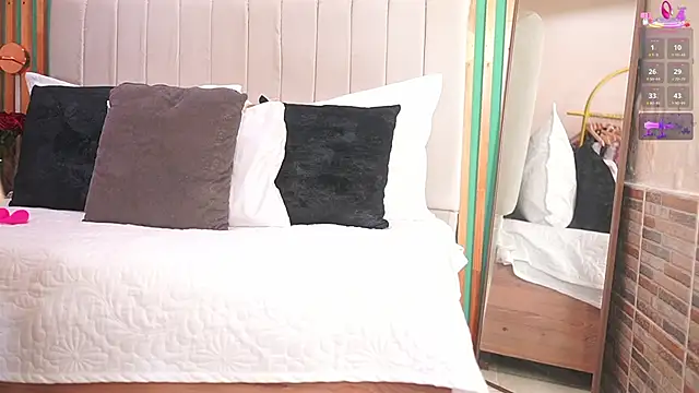 katlyn martins online show from October 13, 2025, 2:39 pm