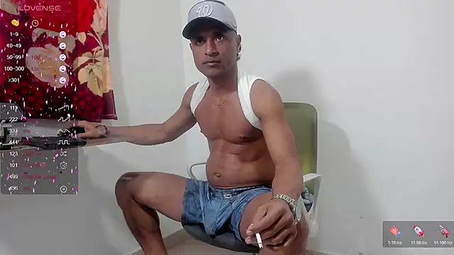 Snapshot of maik__alen chatting on July 22, 2026, 4:32 pm maik alen online show from July 22, 2026, 4:32 pm