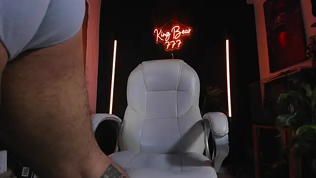 kingbear777 online show from June 27, 2026, 2:16 am