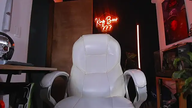 kingbear777 online show from June 28, 2026, 4:40 am