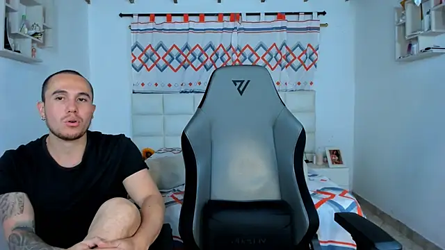 Snapshot of xxx_sweet_couple_ chatting on March 18, 2025, 5:20 am xxx sweet couple online show from March 18, 2025, 5:20 am