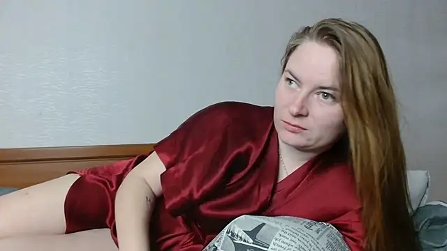 Snapshot of ElenaMaeer chatting on January 22, 2025, 7:25 am ElenaMaeer online show from January 22, 2025, 7:25 am