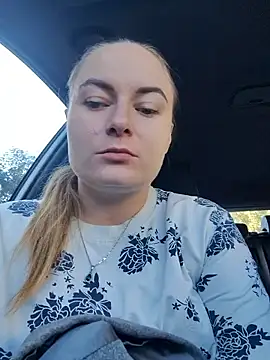 Snapshot of ElenaMaeer chatting on September 26, 2025, 10:41 am ElenaMaeer online show from September 26, 2025, 10:41 am