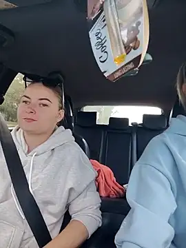 Snapshot of ElenaMaeer chatting on September 28, 2025, 9:47 am ElenaMaeer online show from September 28, 2025, 9:47 am