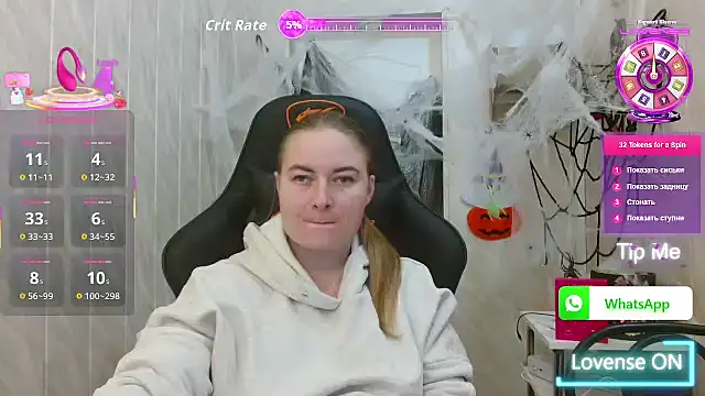 Snapshot of ElenaMaeer chatting on October 22, 2025, 11:21 am ElenaMaeer online show from October 22, 2025, 11:21 am