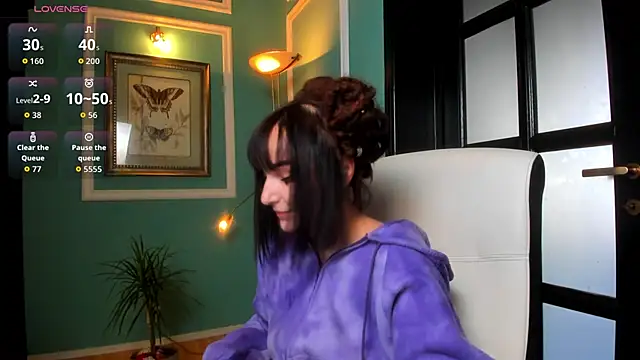 Snapshot of 1Munique chatting on October 13, 2025, 2:06 pm 1Munique online show from October 13, 2025, 2:06 pm