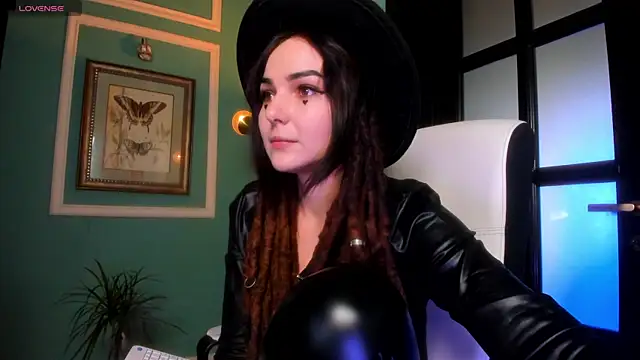 Snapshot of 1Munique chatting on November 15, 2025, 1:07 pm 1Munique online show from November 15, 2025, 1:07 pm