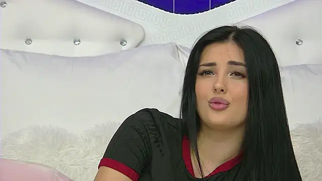 SophiaVilner online show from October 16, 2025, 4:30 pm