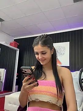 SophiaVilner online show from April 26, 2026, 5:43 pm