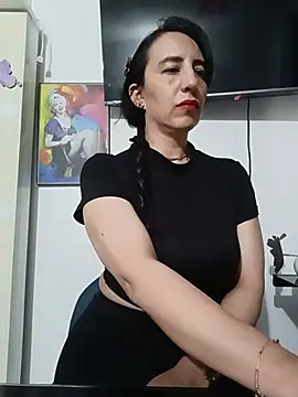 Snapshot of christine-x chatting on June 20, 2026, 10:34 pm christine-x online show from June 20, 2026, 10:34 pm